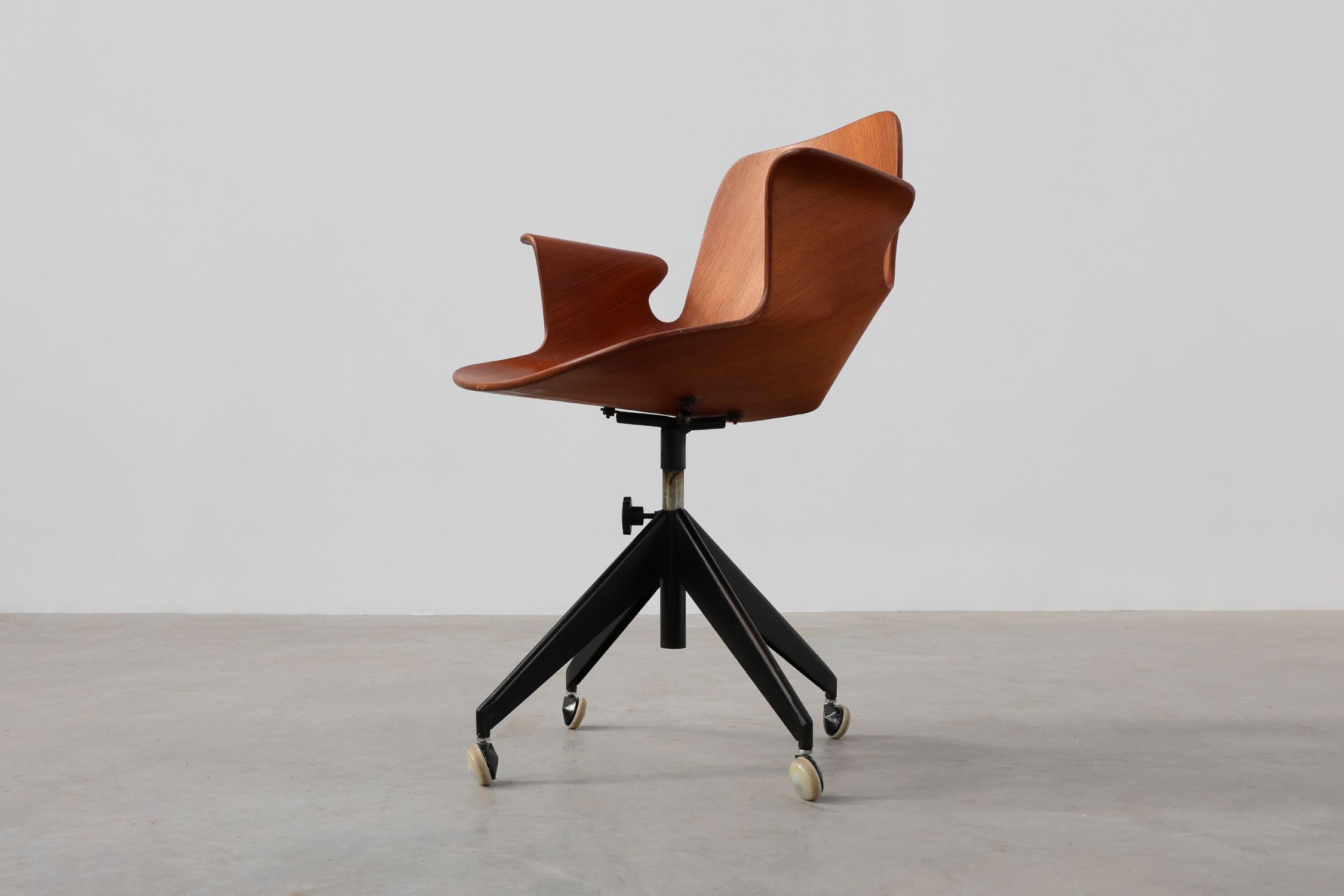 Medea office chair by Vittorio Nobili for Fratelli Tagliabue, Italy 1950sthumbnail